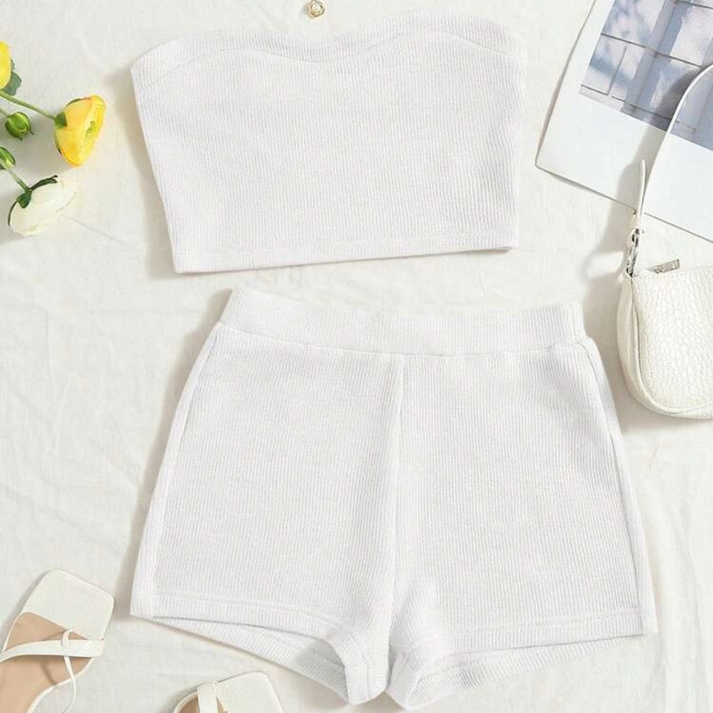 White Two-Piece Ribbed Set (Size M) – Crop Top & Shorts
